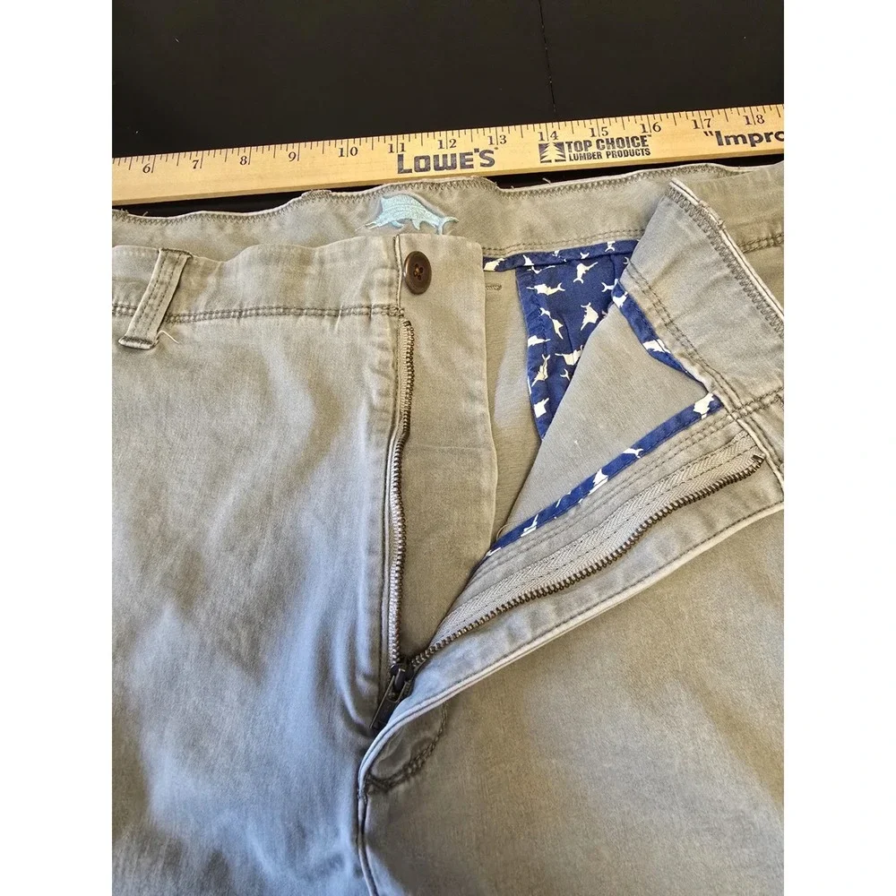 Tommy Bahama Boracay Shorts Men's 42LG Gray Chino Cotton Tencel Stretch Shark‎